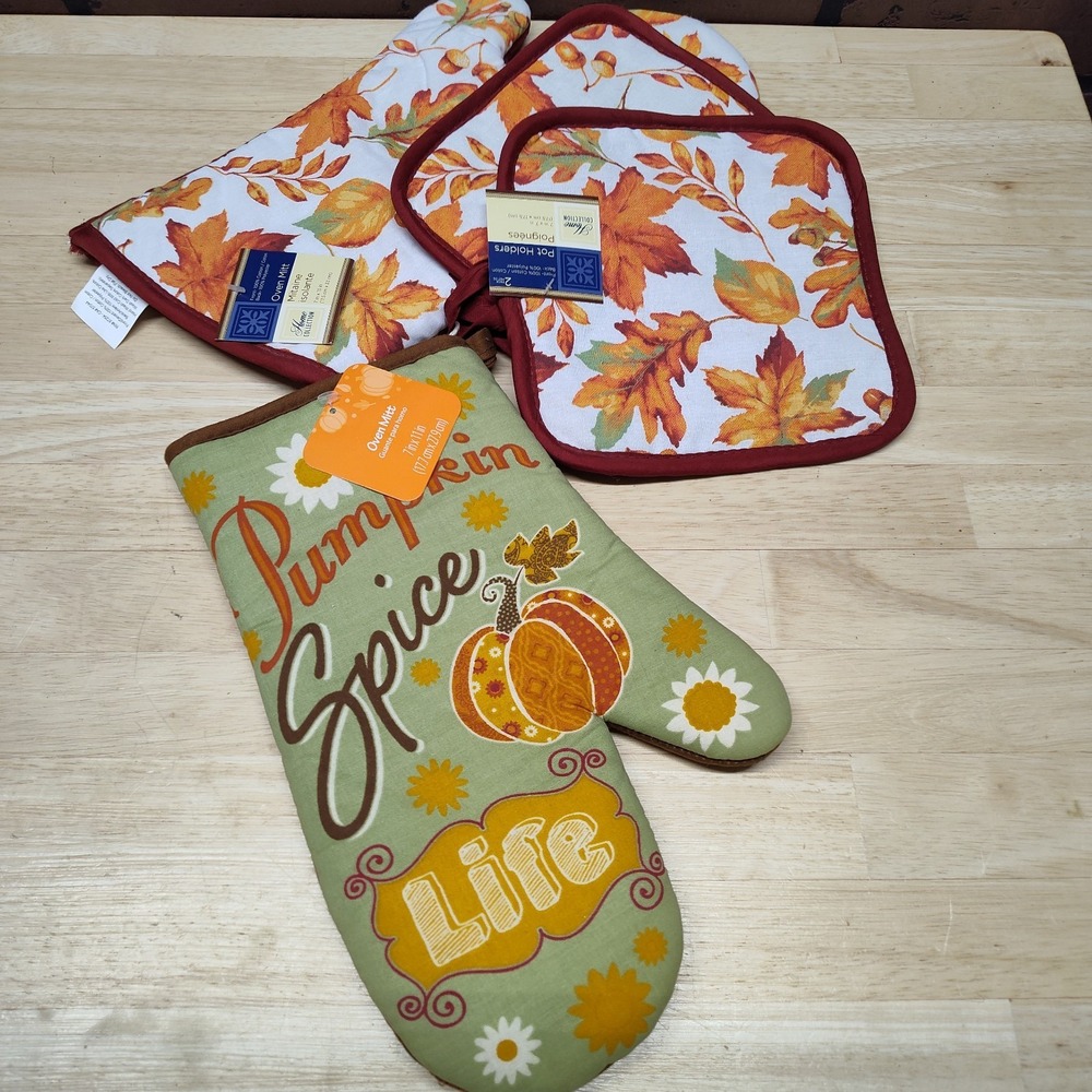 Pot holders Fall harvest pumpkin Autumn leaves oven mitts brand new